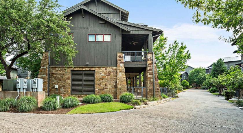 스파이스우드 Lake Travis Luxe Villa - 4BR, Pickleball & BBQ 4성급 숙소 레스토랑