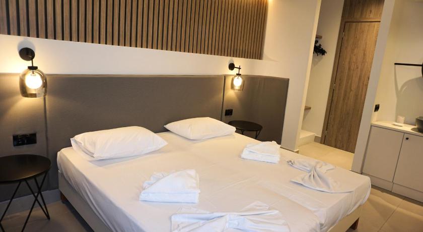 Image of Quadruple Room with Sea View 10