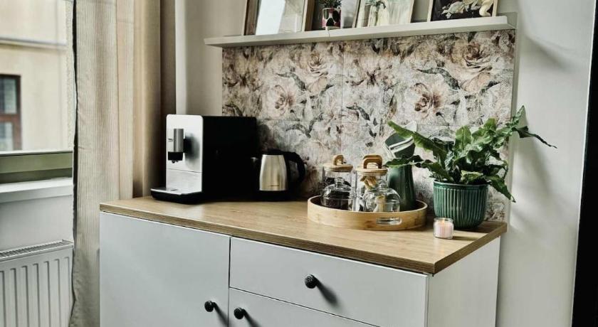 Apartament Zielony Stol no 2 z wanna w pokoju