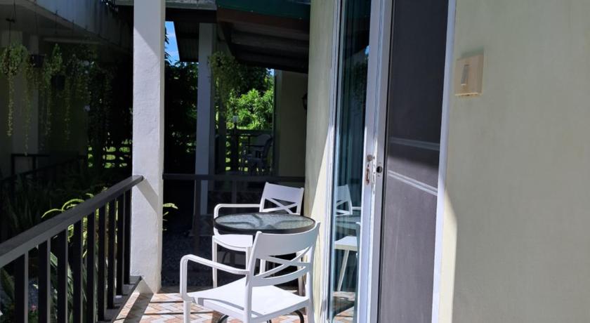 Image of Deluxe Double Room with Shower 11