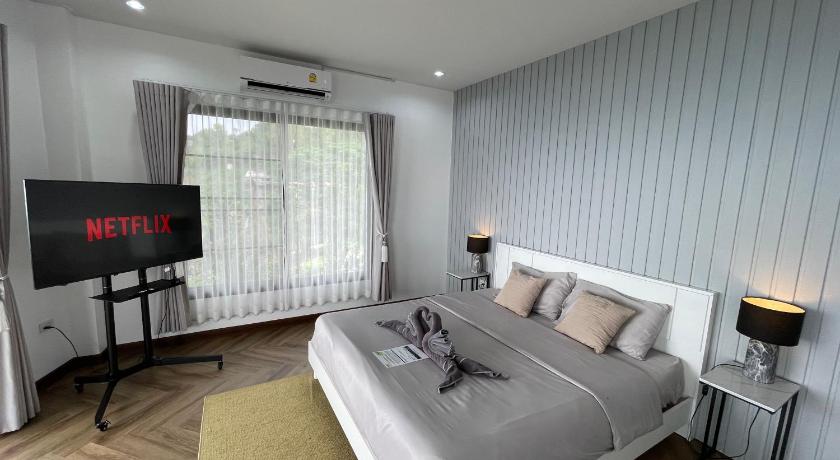 Image of Suite with Hot Tub 6