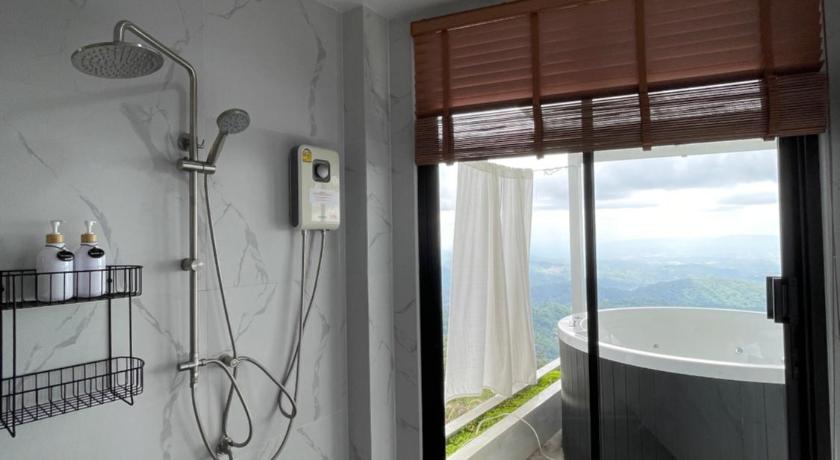 Image of Suite with Hot Tub 15