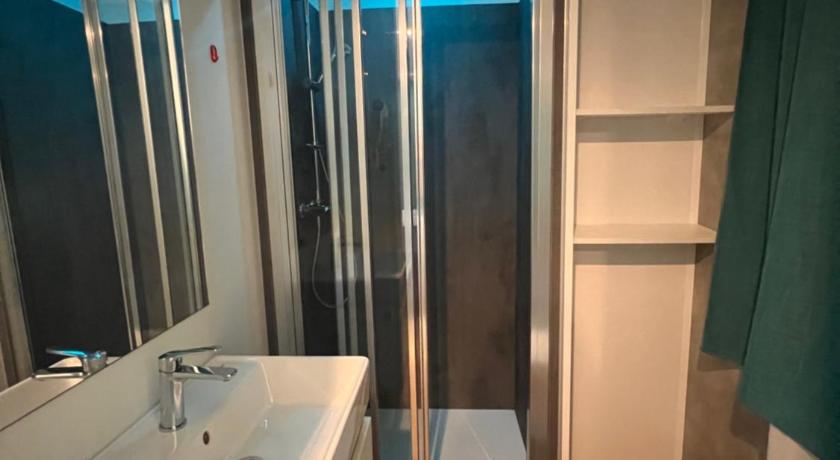 Image of One-Bedroom Chalet 15