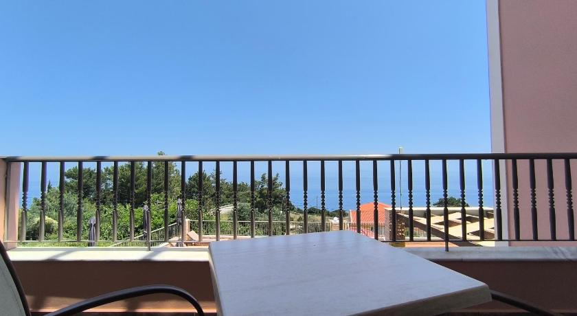 Image of Twin Room with Sea View 16