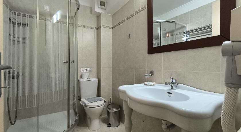 Image of Twin Room with Sea View 2