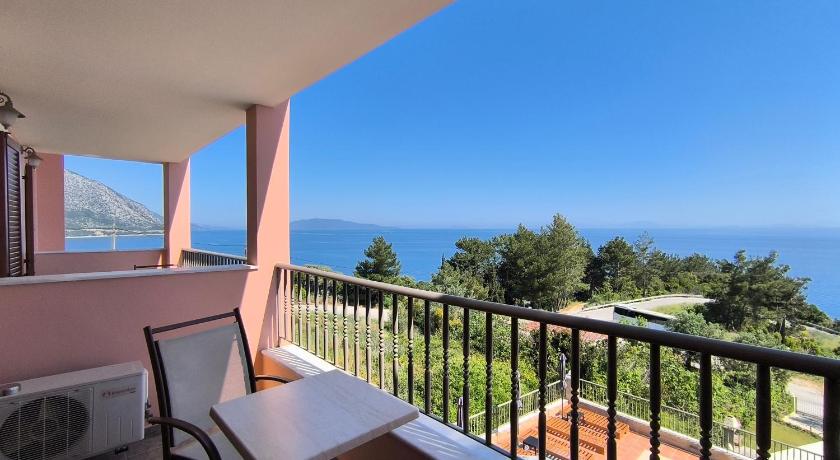 Image of Twin Room with Sea View 5