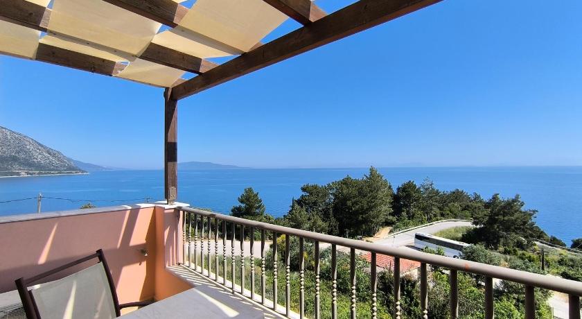 Image of Family Room with Sea View 3
