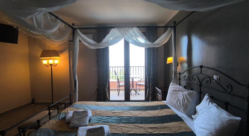 Image of Deluxe Double Room with Sea View 10