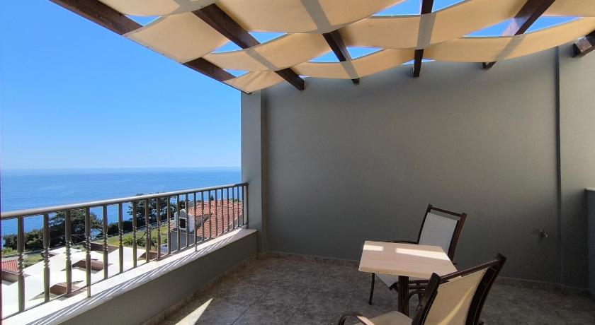 Image of Deluxe Double Room with Balcony and Sea View 5