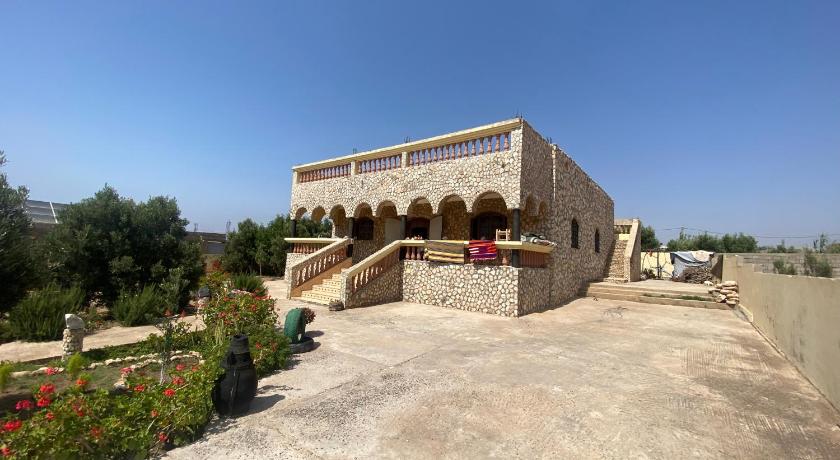 Villa ayyur