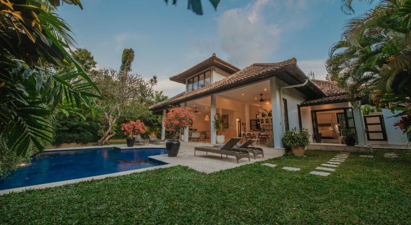 Villa Eight - image 11