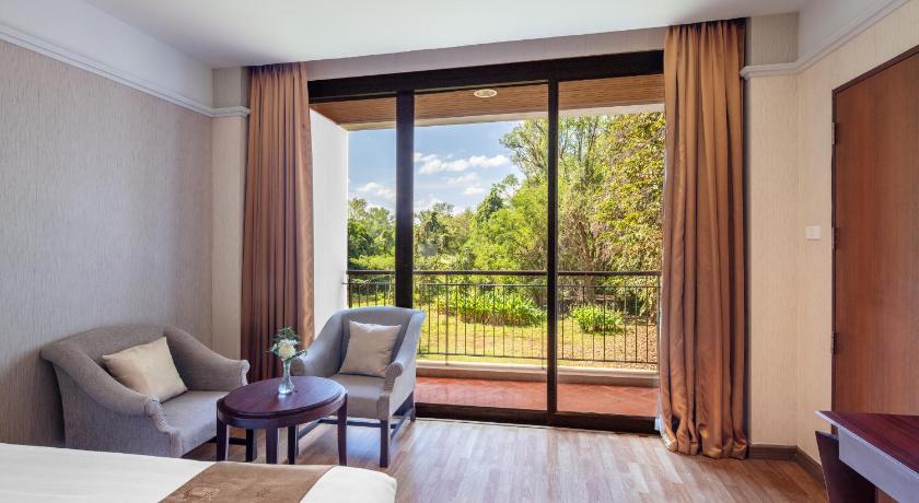 รูปของ2 Single Beds, Nonsmoking, Superior Room, Air Conditioning 8