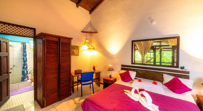 Image of Semi deluxe room with AC garden or mountain view 4