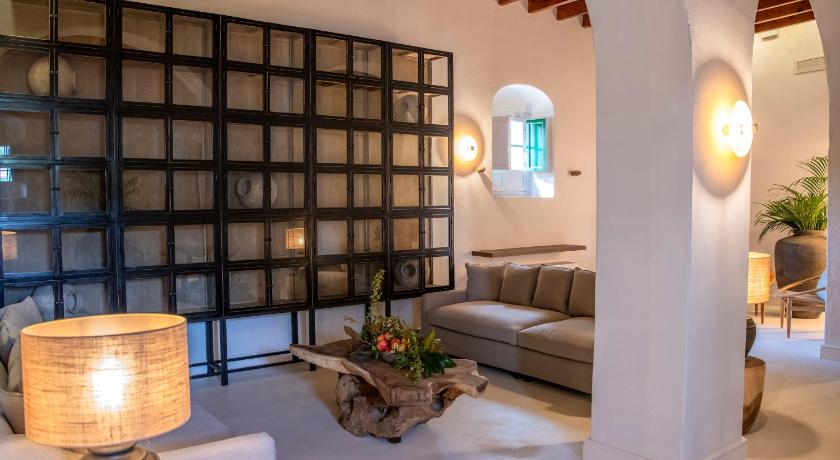 ポサダス Hotel Corbella 5つ星 ホテル 外観