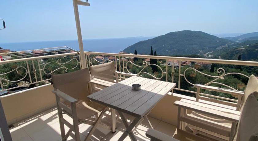 Image of Apartment with Sea View 4