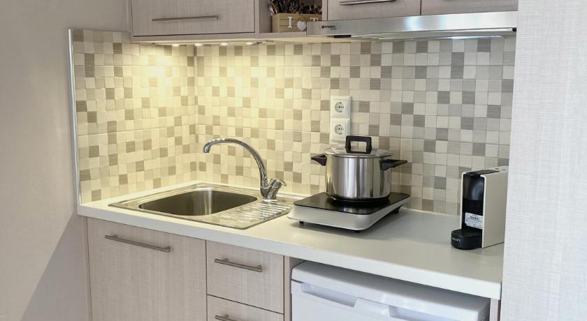 Image of Apartment with Sea View 5