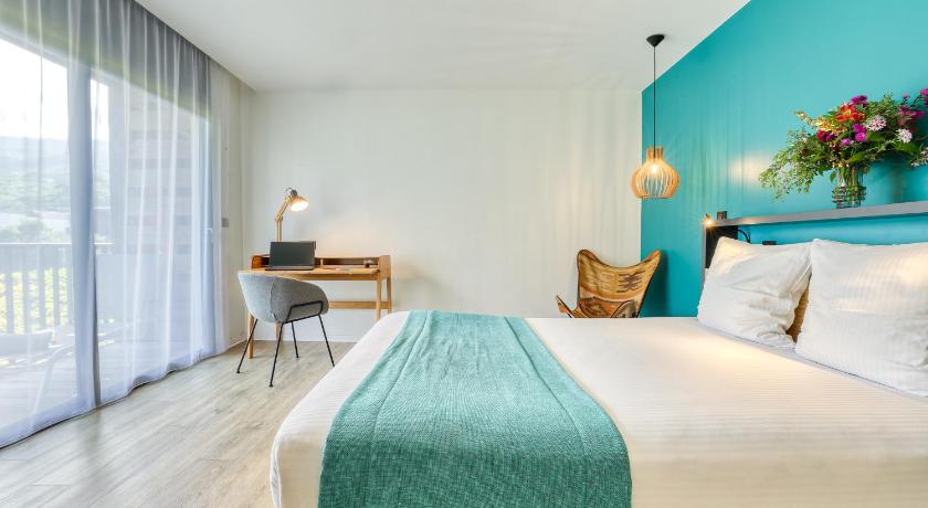 Image of Two-Bedroom Apartment with Sea View 0