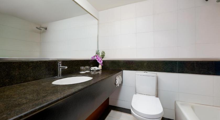 Image of Deluxe Room with 2 Single Beds 5
