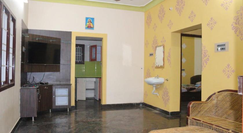 Royal Peters Holiday Homes, Main Falls, Coutralam