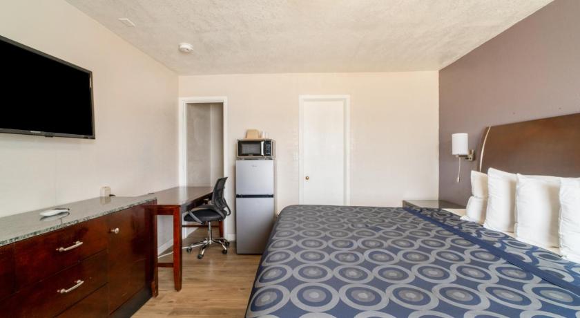 Westerner Motel - image 13