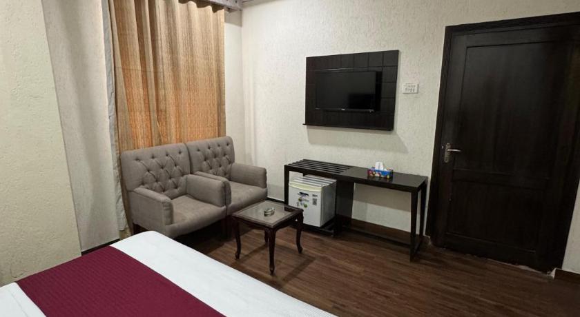 Hotel Crescent - image 12