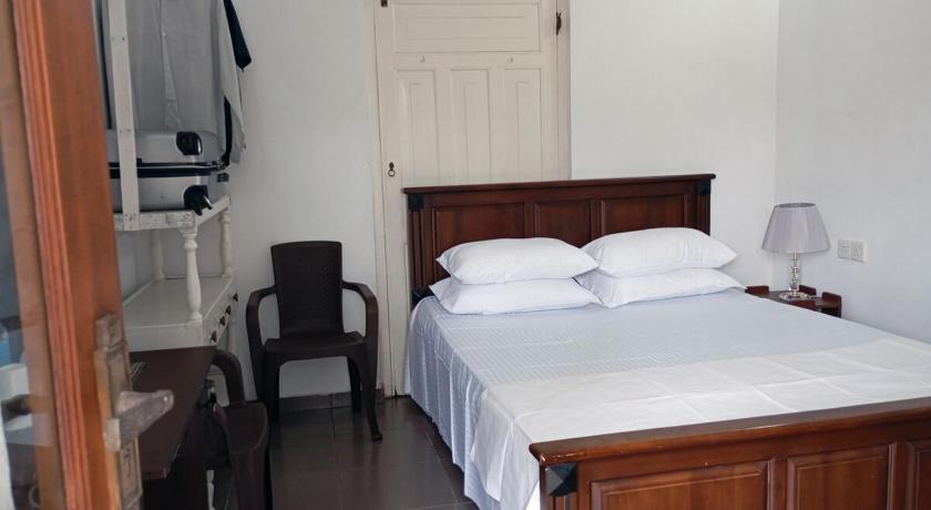 Homestay with AC Wi-Fi and Hot Water near Colombo