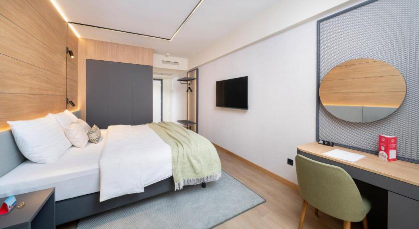 Image of Premium Room with Balcony 4