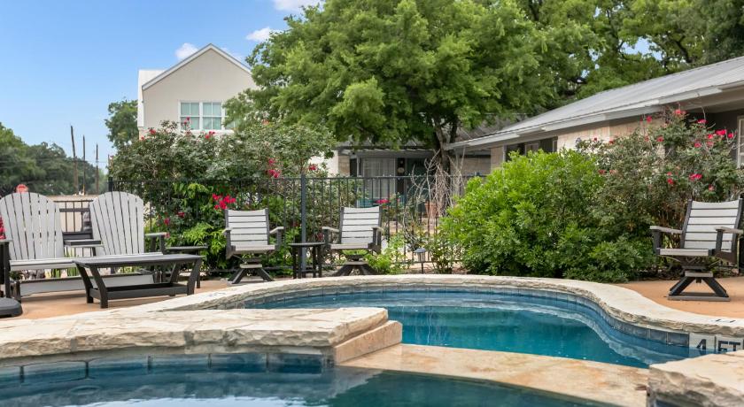 フレデリックスバーグ Downtown Retreat #6 - Walk to Main, Shared Pool & Hot Tub 2つ星 宿泊施設 レストラン