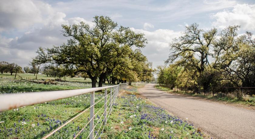 Fredericksburg Main Street Retreat #8 - King Bed, On Main St, Shared Hot Tub & Pool 3-Star Accommodation view