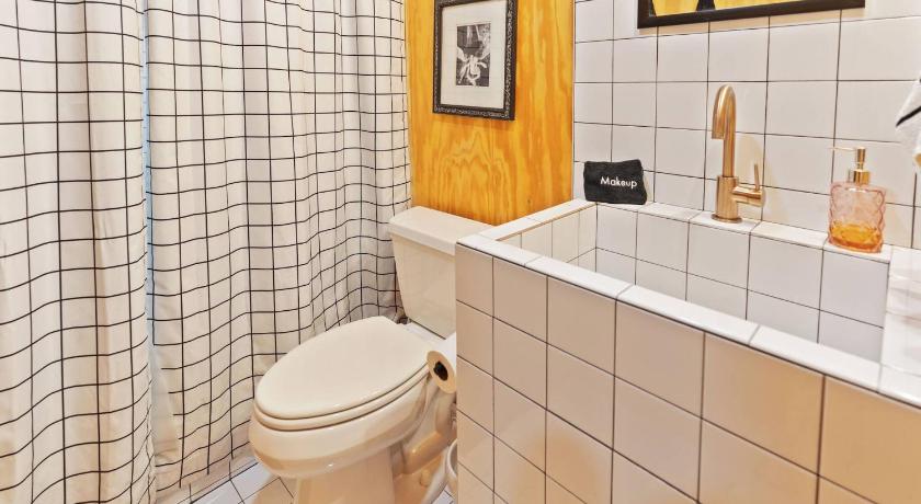 피닉스 (AZ) Unique*NEW*Hot Tub Studio*Mins to DT & PHX Airport 4성급 숙소 스위트룸