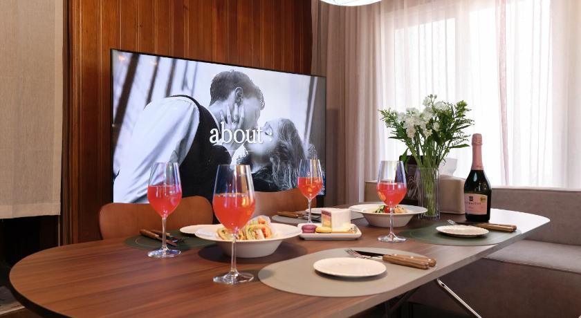 首尔 30pyeong private sensational accommodation spacious living room 2 minutes from Sinbang hwa Station k 4星级 住宿 设施