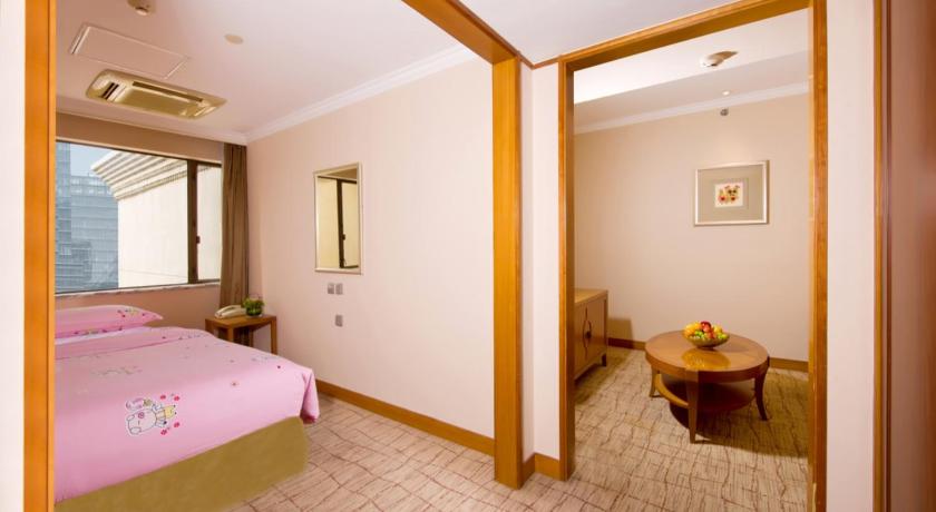Image of Superior Suite 12