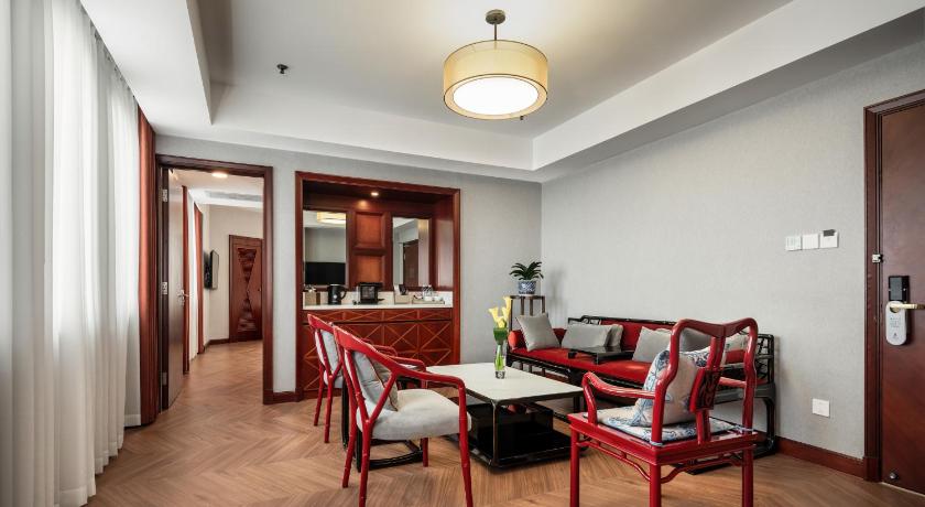 Image of Specialty Suite 6