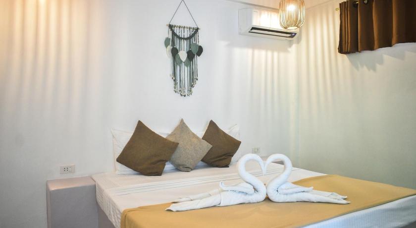 Image of Apartment with Pool View 0