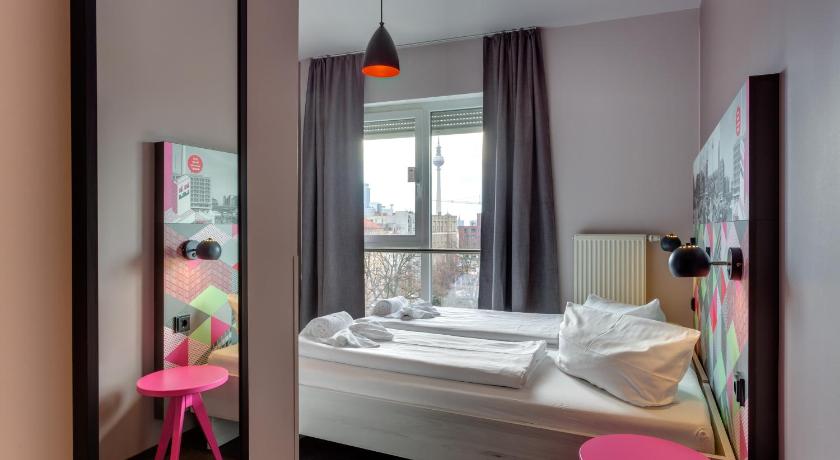 MEININGER Hotel Berlin Alexanderplatz photo