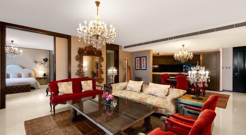 Imagen de Suite Deluxe frente a la piscina (Deluxe Pool Front Suite) 13