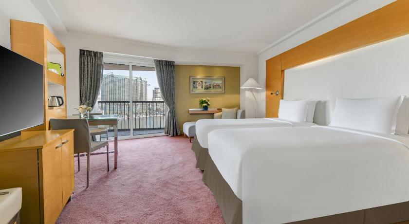 Image of Luxury Room with Club Millesime Access , Full Nile view and Twin bed 4