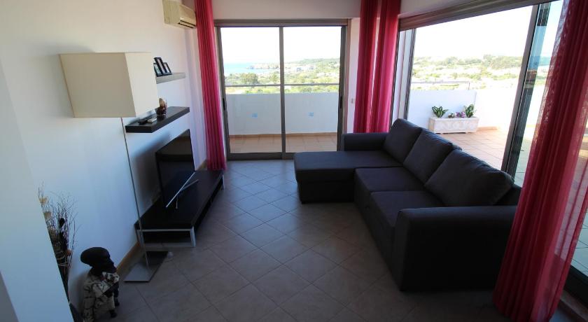 Imagem de Apartamento com 2 Quartos e Vista Mar (Two-Bedroom Apartment with Sea View) 12