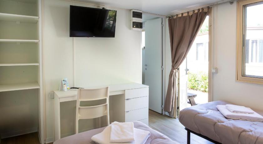 Image of Standard Bungalow 4