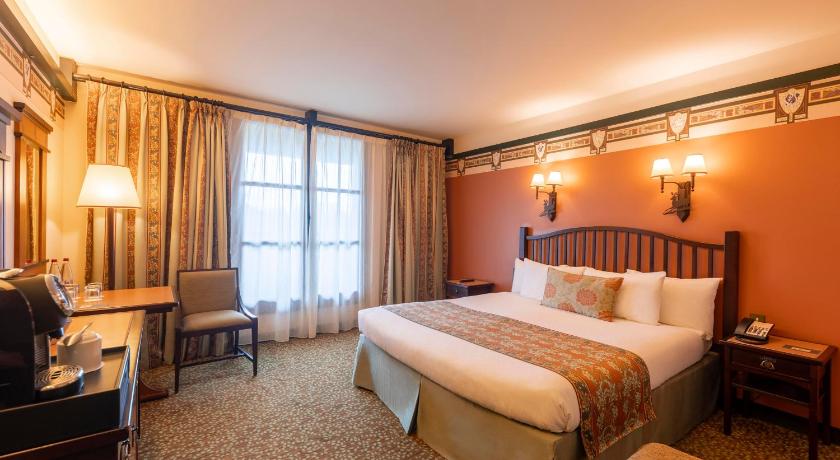 Image of Golden Forest Club Room - Lake side 0