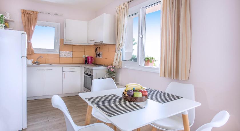 Image of Studio Apartment with Sea View 6