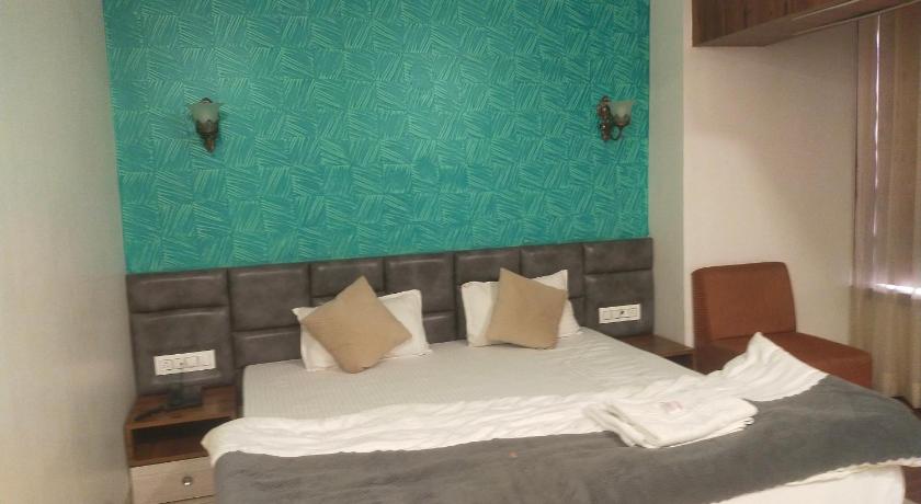 Bhopal Hotel Pisals 2-Star Hotel room