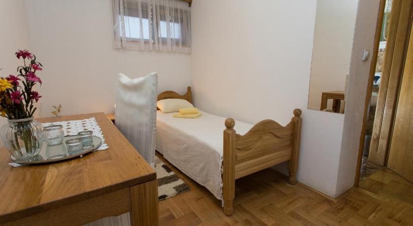 Image of Single Room 0