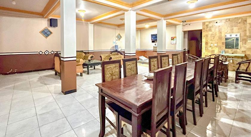 RedDoorz @ Hotel Huni Raya Bromo - image 4