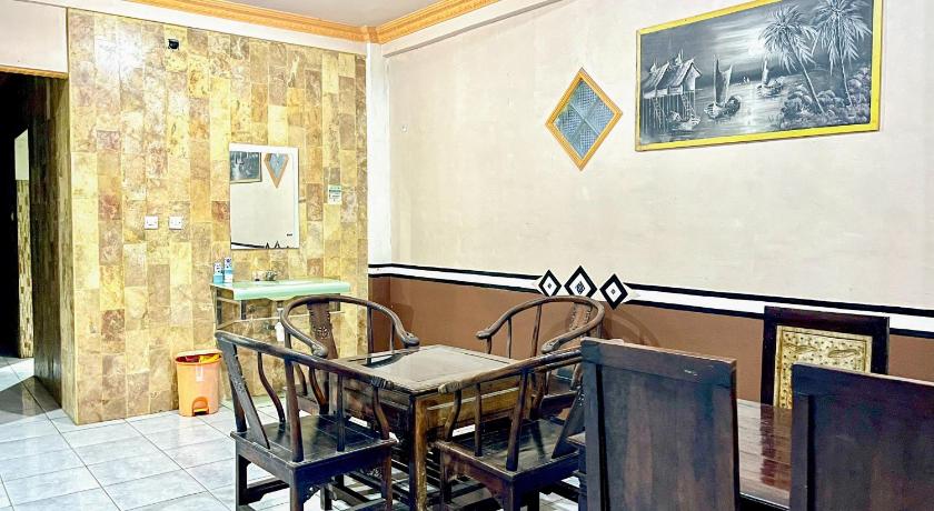 RedDoorz @ Hotel Huni Raya Bromo - image 7