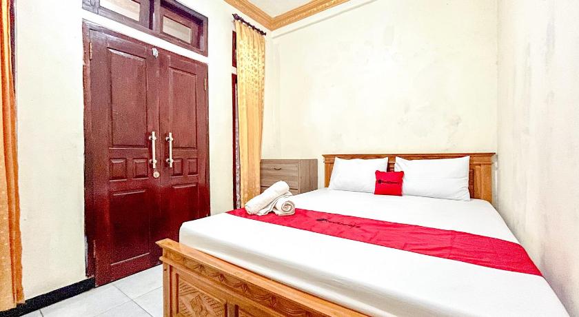 RedDoorz @ Hotel Huni Raya Bromo - image 22