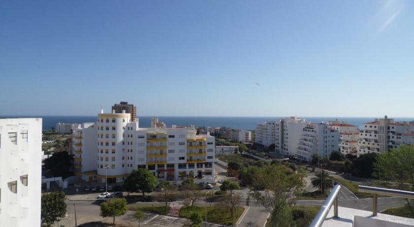 Imagem de Apartamento com 4 quartos (Four Bedroom Apartment) 1