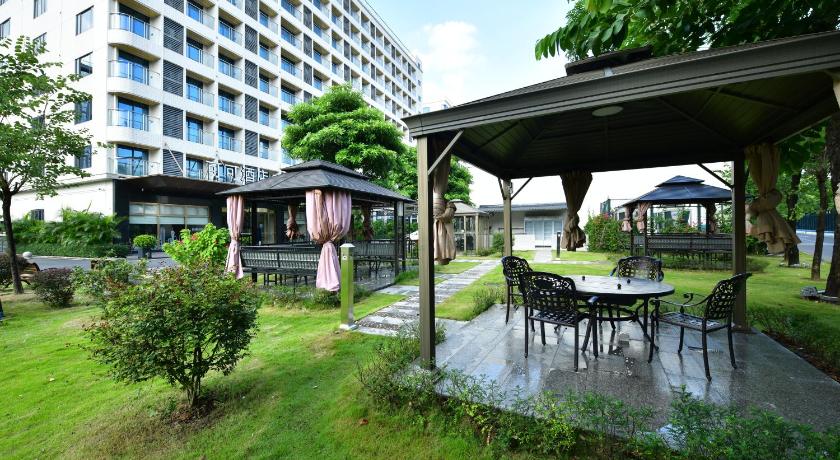 Rezen Select Hotel Guangzhou Baiyun Airport - image 7