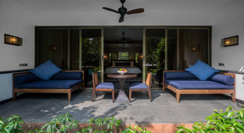 Image of Diwa Club Room with Balcony and Pool View - Complimentary Gonsua beach shuttle service 3