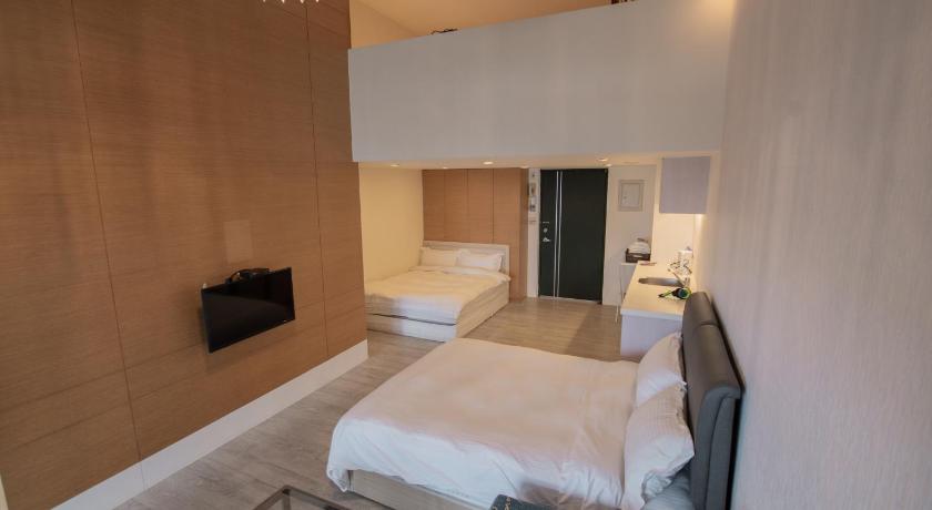 Image of Room for Six 7